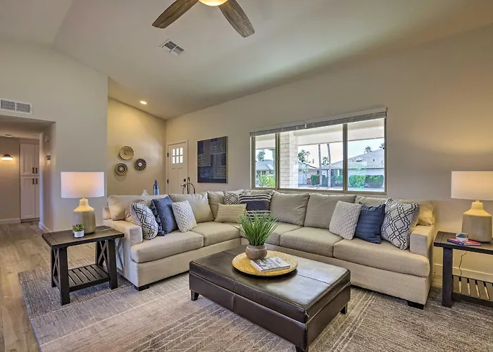 Putting Green, Grill: In Sun West! Sun City West