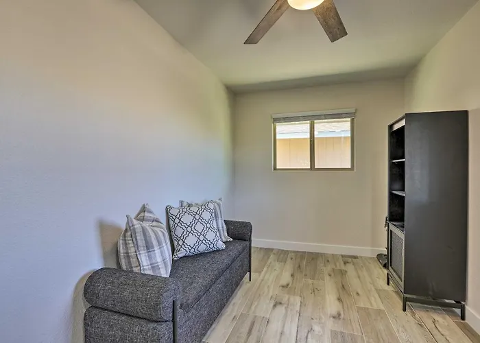 Putting Green, Grill: In Sun West! Holiday home *
