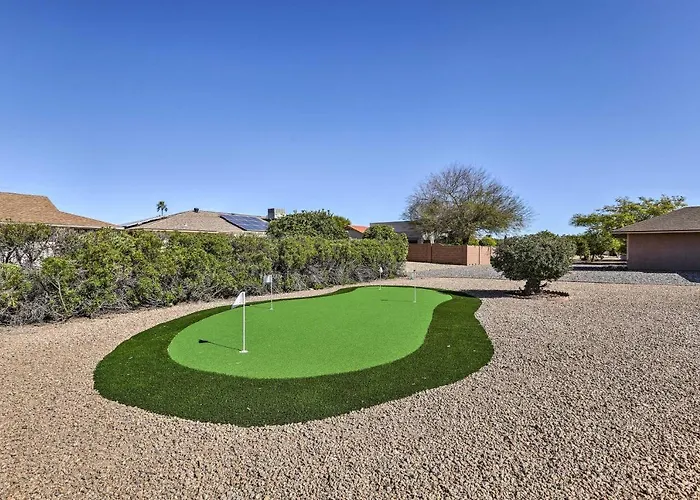 Putting Green, Grill: In Sun West! Holiday home Sun City West