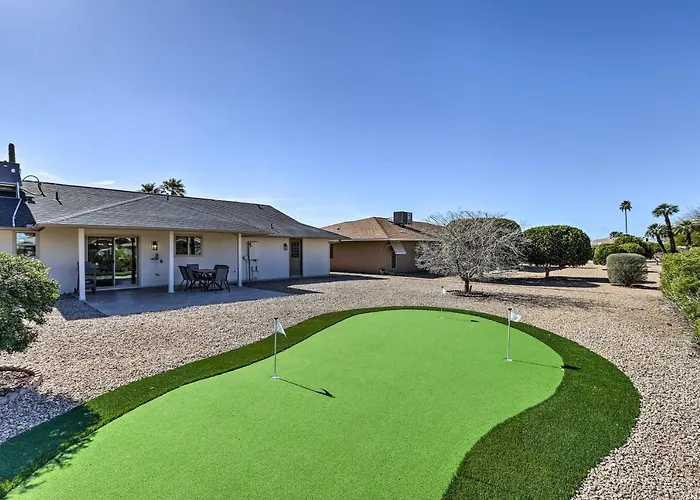 Putting Green, Grill: In Sun West! Holiday home Sun City West