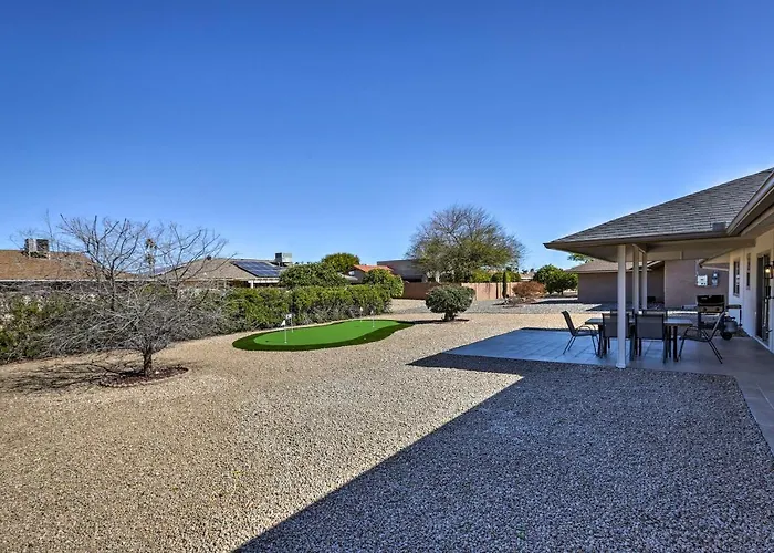 Putting Green, Grill: In Sun West! Holiday home *