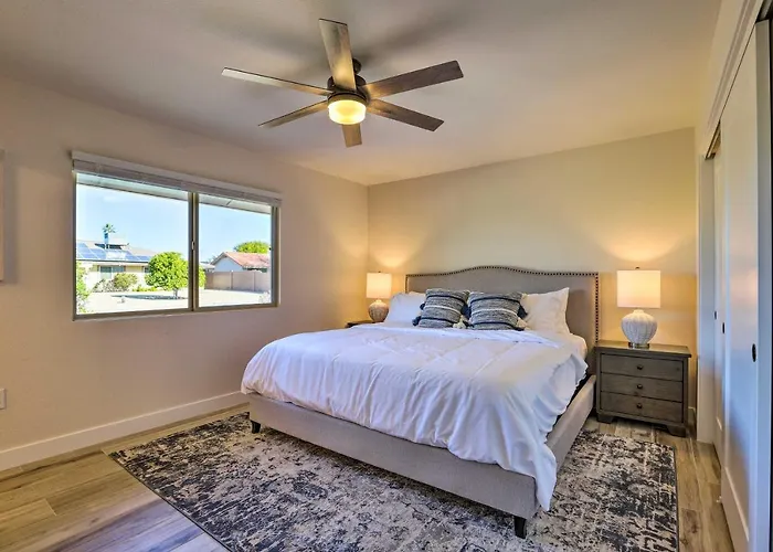 Putting Green, Grill: In Sun West! Holiday home