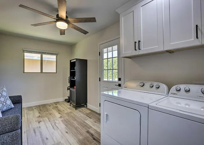 Putting Green, Grill: In Sun West! * Sun City West