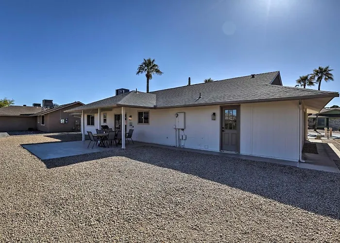 Putting Green, Grill: In Sun West! Holiday home